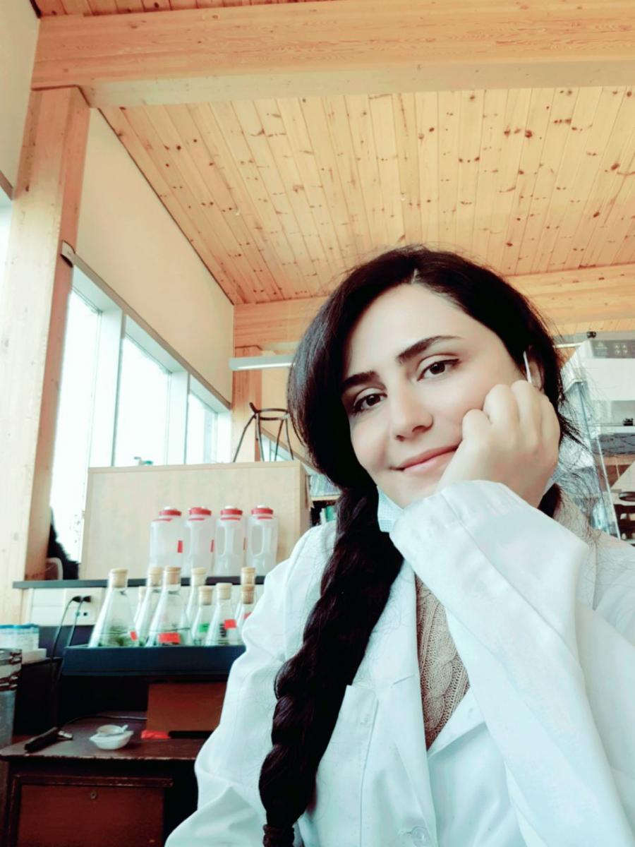 Nasim Yavari In A Lab