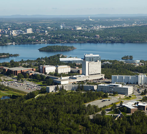 Une vue aérienne du campus de la Laurentienne