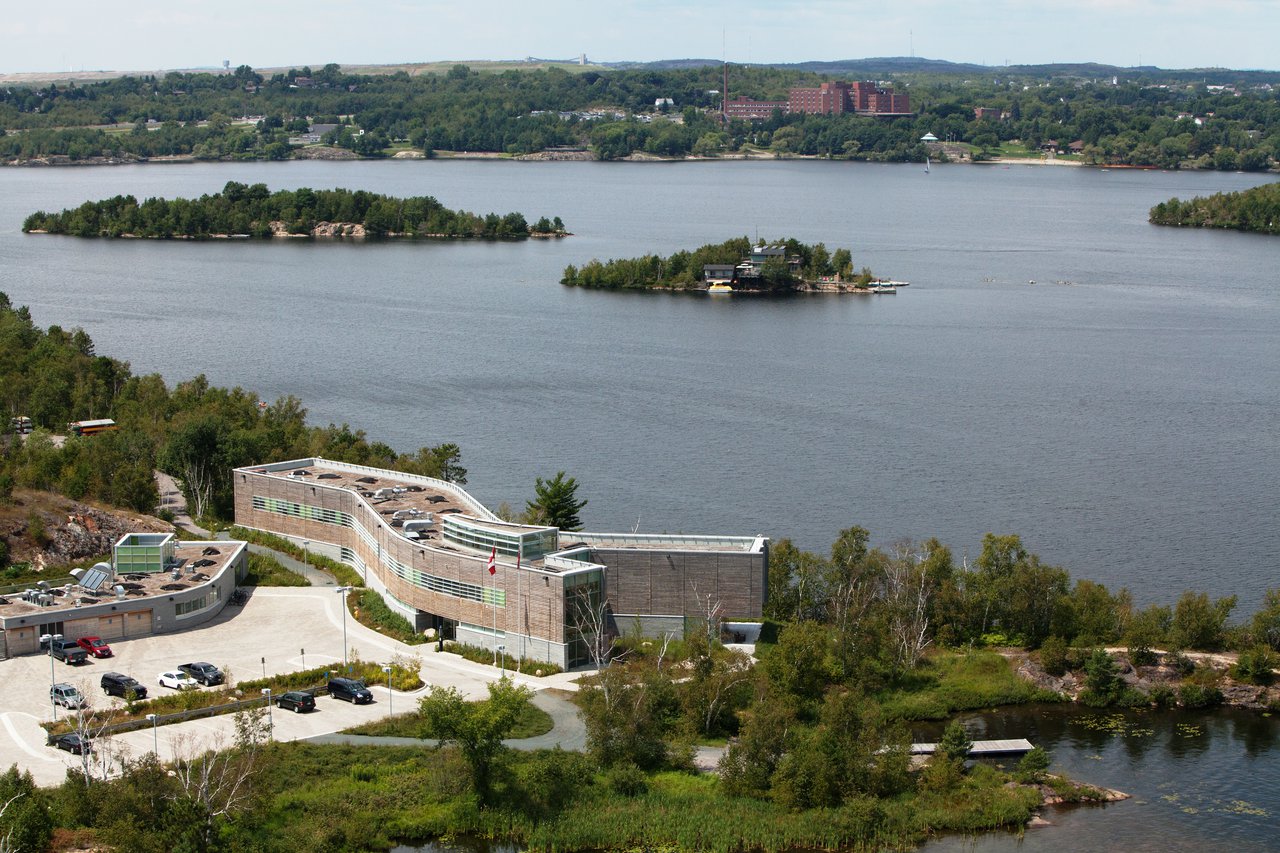 Vue aérienne du Centre pour la vitalité des lacs Vale.