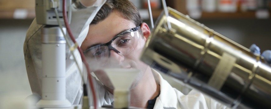 Examinez les structures, propriétés et activités biologiques de la vie au niveau moléculaire.