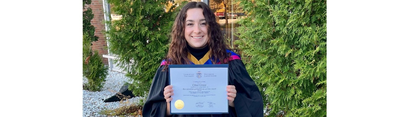 Chloé attended her convocation ceremony at Laurentian University, fall 2022.