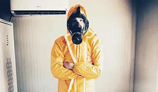 Une personne portant un gilet